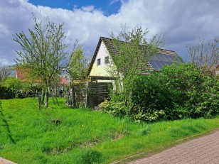 Bückeburg OT Cammer, 1 - Familienhaus mit Carport - Sanierungsstau 